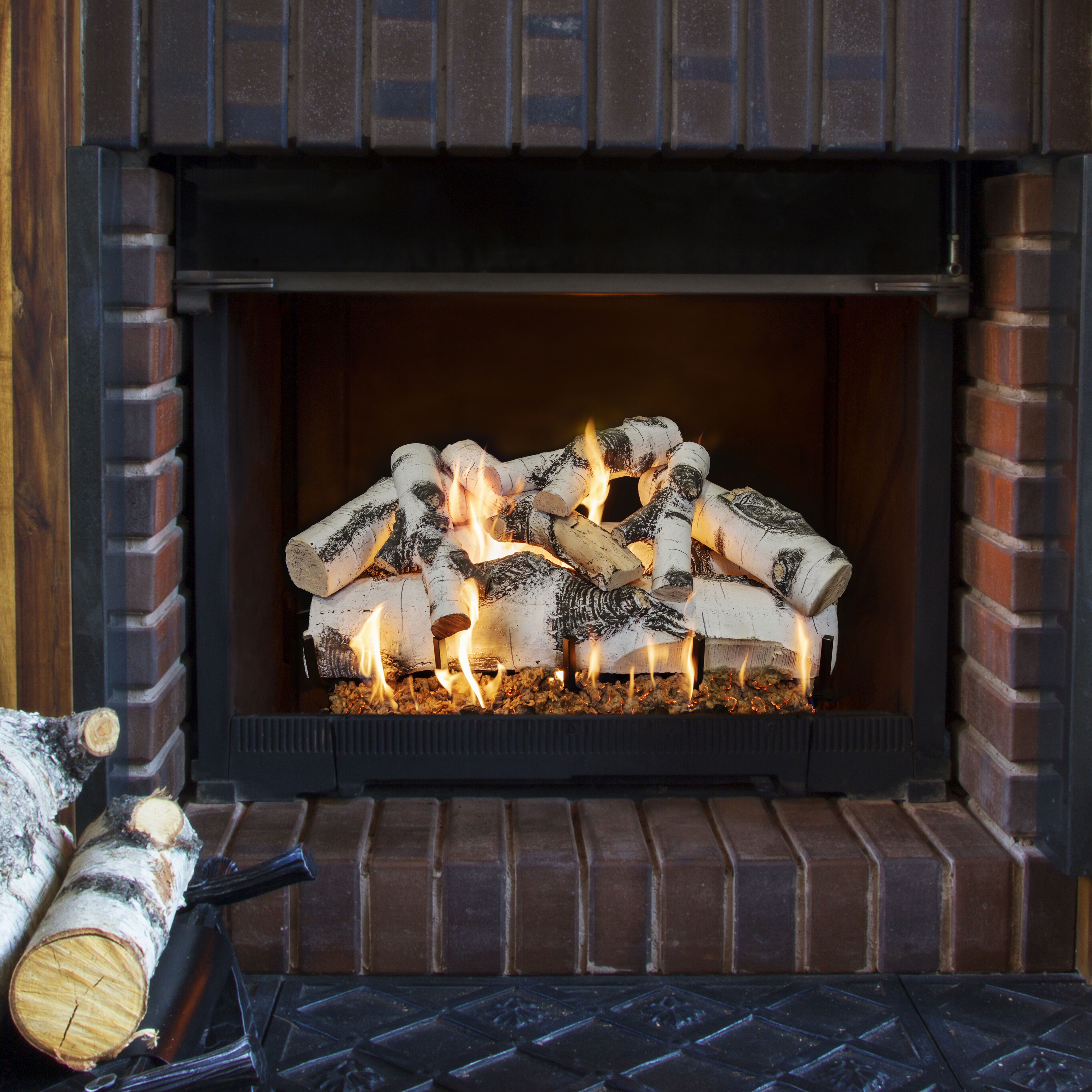 The Grand Canyon Quaking Aspen Gas Log Set is cast from real wood found across the American countryside and finished with a detailed, white Birch finish marked with signature black scars