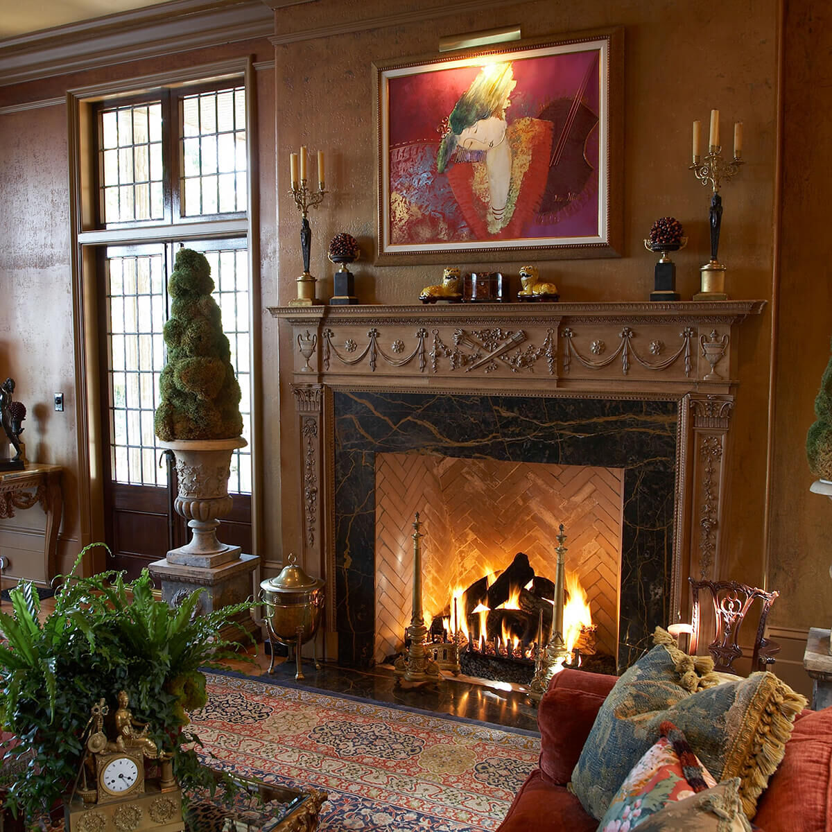 Traditional styled room with gas fire place