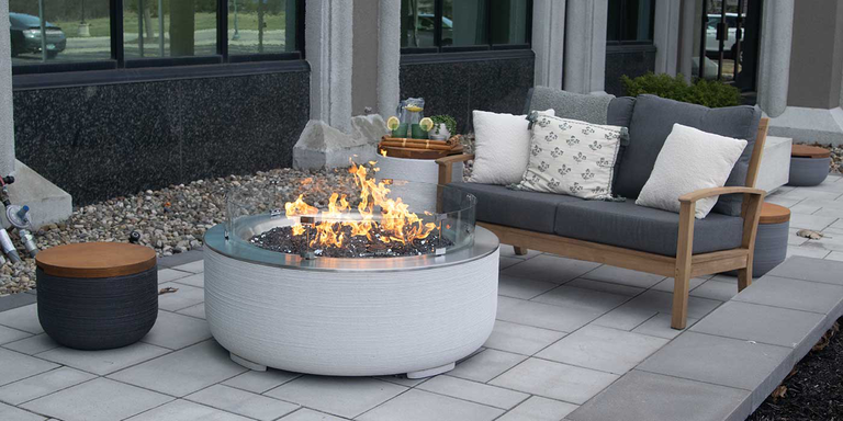 The FlameCraft ReForm Stack Gas Fire Pit in the color Glacier